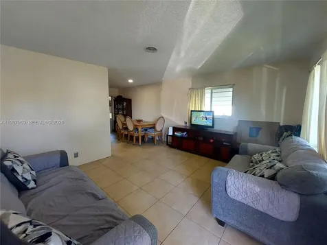 4571 NW 19th Way Tamarac FL 33309