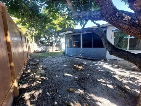 4571 NW 19th Way Tamarac FL 33309
