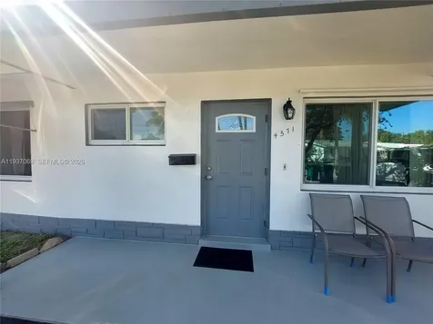 4571 NW 19th Way Tamarac FL 33309