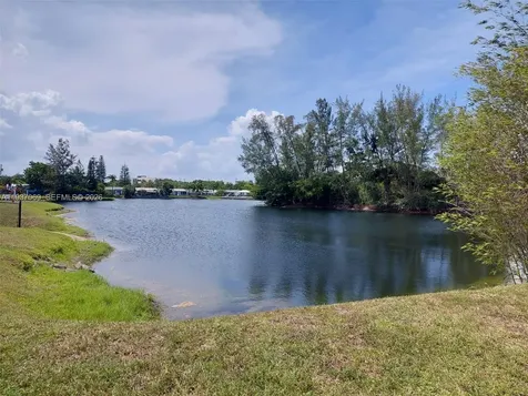 4571 NW 19th Way Tamarac FL 33309