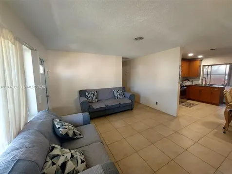 4571 NW 19th Way Tamarac FL 33309
