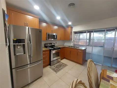 4571 NW 19th Way Tamarac FL 33309
