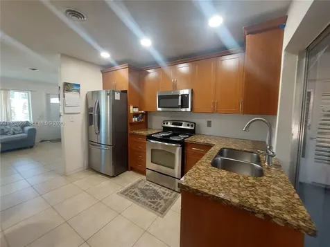 4571 NW 19th Way Tamarac FL 33309