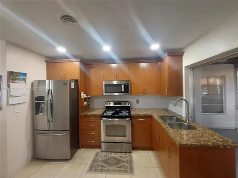 4571 NW 19th Way Tamarac FL 33309
