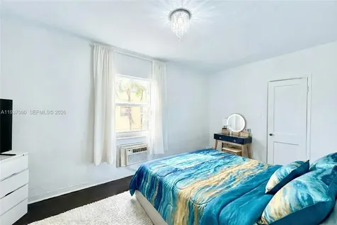7820 Harding Avenue Miami Beach FL 33141