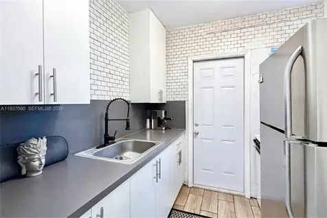 7820 Harding Avenue Miami Beach FL 33141