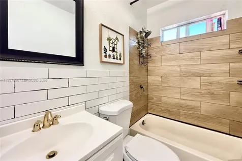 7820 Harding Avenue Miami Beach FL 33141