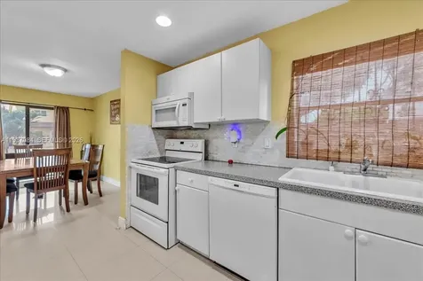 5287 NW 193rd Lane Miami Gardens FL 33055
