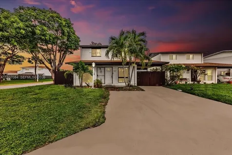 5287 NW 193rd Lane Miami Gardens FL 33055