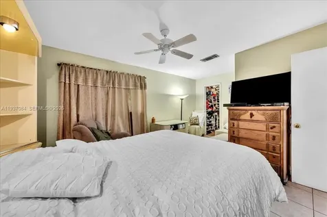 5287 NW 193rd Lane Miami Gardens FL 33055