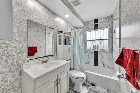 5287 NW 193rd Lane Miami Gardens FL 33055