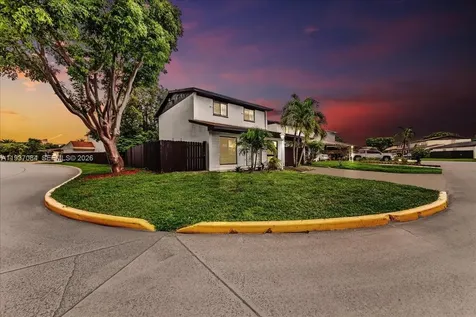 5287 NW 193rd Lane Miami Gardens FL 33055