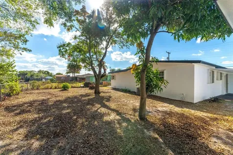 18611 NW 28th Place Miami Gardens FL 33056