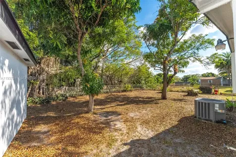 18611 NW 28th Place Miami Gardens FL 33056