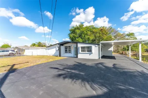 18611 NW 28th Place Miami Gardens FL 33056