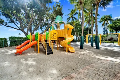 1901 Brickell Avenue Miami FL 33129