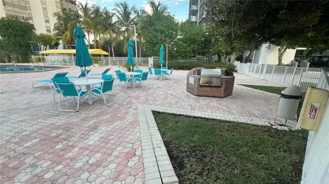 20500 W Country Club Drive Aventura FL 33180