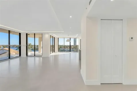19355 Turnberry Way Aventura FL 33180