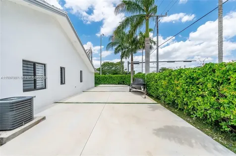 9701 SW 56th Terrace Miami FL 33173