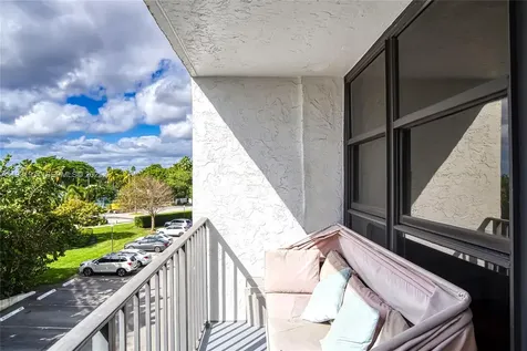400 Leslie Drive Hallandale Beach FL 33009