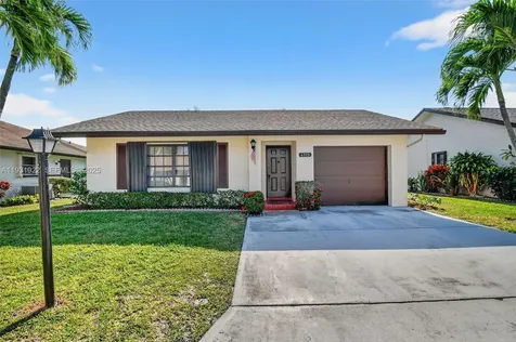 6310 Tall Cypress Circle Green Acres FL 33463