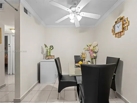 1655 W 44th Place Hialeah FL 33012