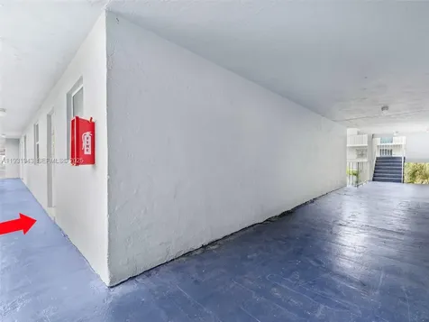 1655 W 44th Place Hialeah FL 33012