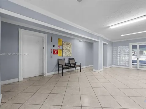 1655 W 44th Place Hialeah FL 33012