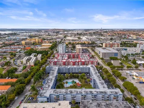 1655 W 44th Place Hialeah FL 33012