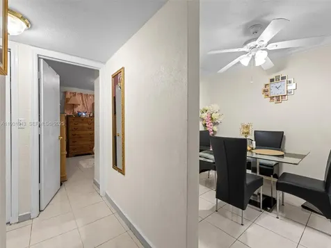 1655 W 44th Place Hialeah FL 33012
