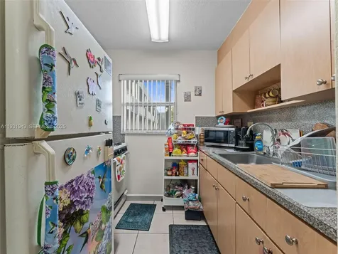1655 W 44th Place Hialeah FL 33012