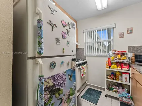 1655 W 44th Place Hialeah FL 33012