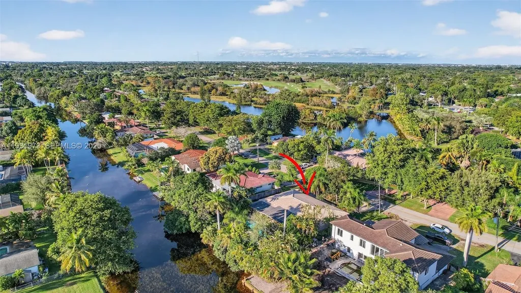 1051 W Tropical Way Plantation FL 33317