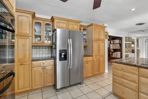 1051 W Tropical Way Plantation FL 33317