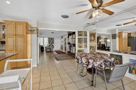 1051 W Tropical Way Plantation FL 33317