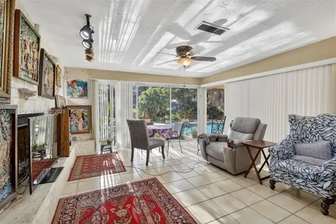 1051 W Tropical Way Plantation FL 33317