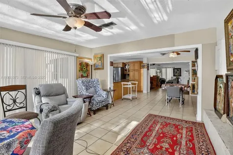 1051 W Tropical Way Plantation FL 33317