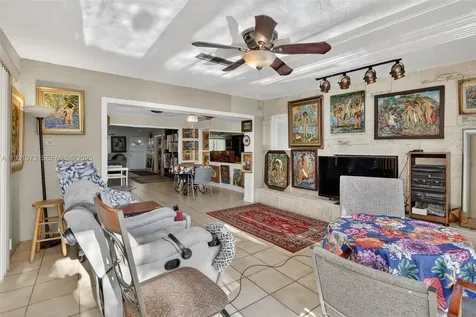 1051 W Tropical Way Plantation FL 33317