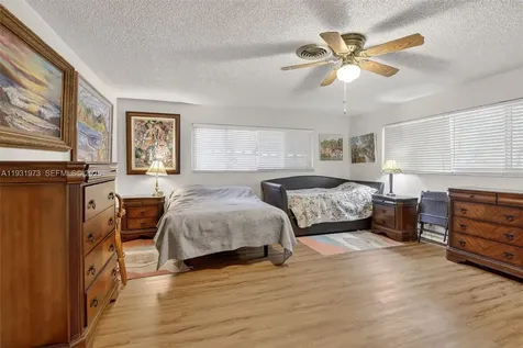 1051 W Tropical Way Plantation FL 33317