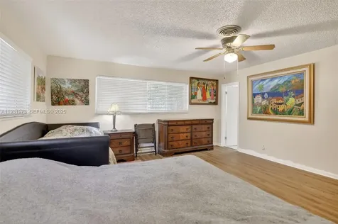 1051 W Tropical Way Plantation FL 33317