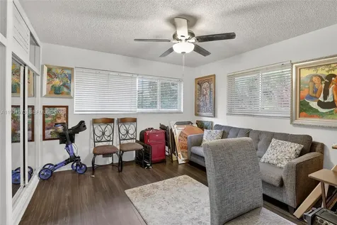 1051 W Tropical Way Plantation FL 33317