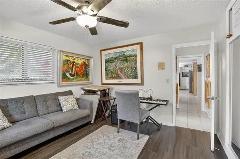 1051 W Tropical Way Plantation FL 33317