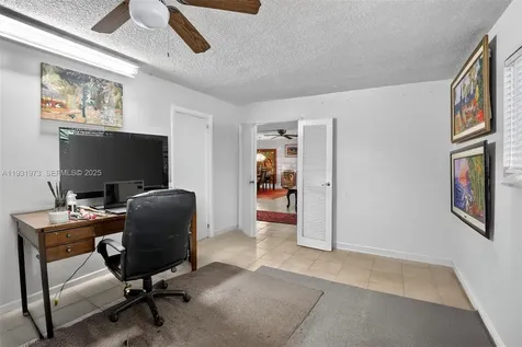 1051 W Tropical Way Plantation FL 33317