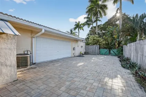 1051 W Tropical Way Plantation FL 33317