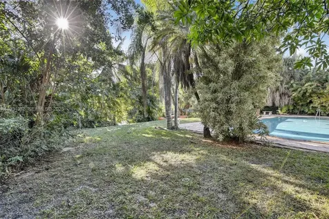 1051 W Tropical Way Plantation FL 33317
