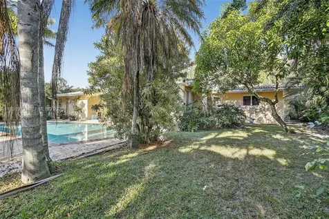 1051 W Tropical Way Plantation FL 33317