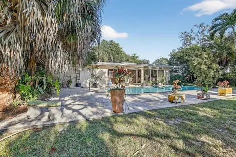 1051 W Tropical Way Plantation FL 33317
