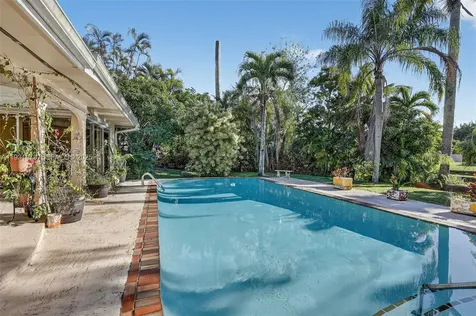 1051 W Tropical Way Plantation FL 33317