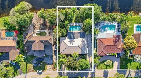 1051 W Tropical Way Plantation FL 33317