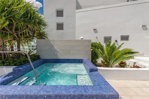 1010 SW 2nd Avenue Miami FL 33130